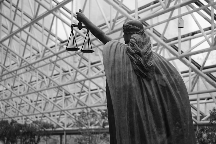 Themis — adalet tanrıçası heykeli